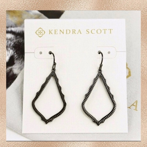 KENDRA SCOTT🆑Special Deals Designer Merchandise-Lowest Price-No Offers-PriceFirm - Picture 1 of 8